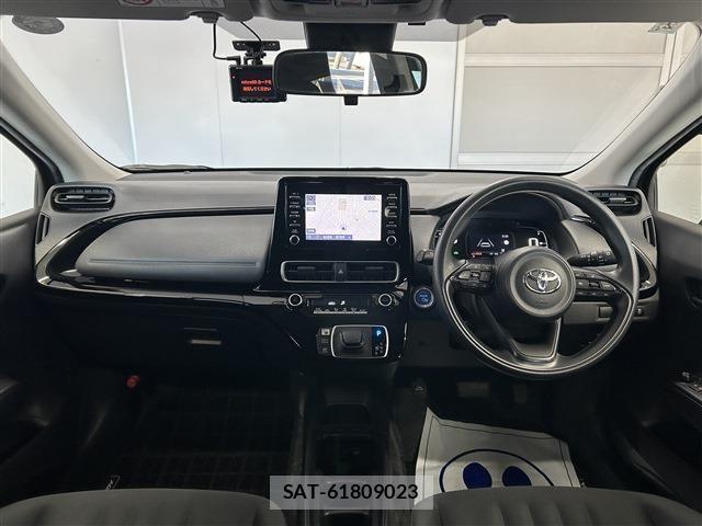 Toyota AQUA 2022-02 7875237-13