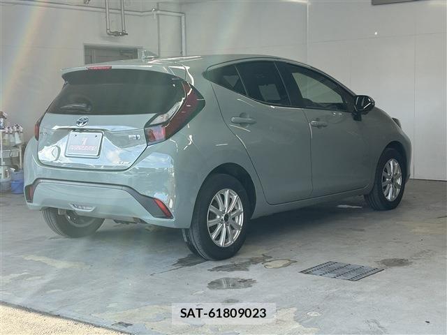 Toyota AQUA 2022-02 7875237-4