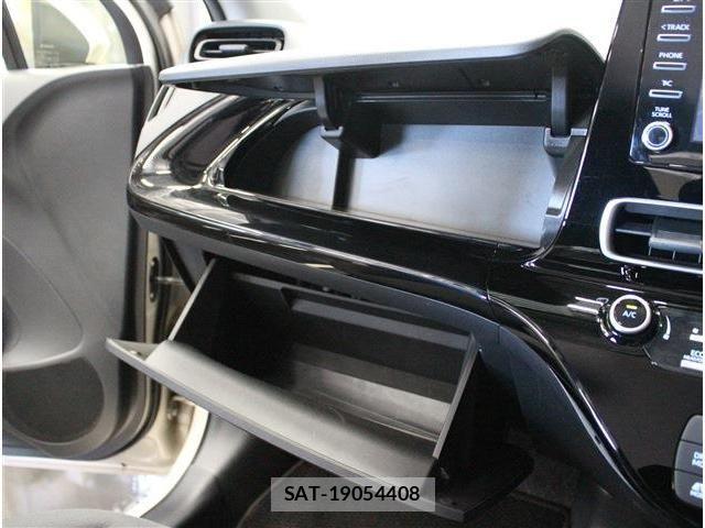 Toyota AQUA 2024-01 7875241-24