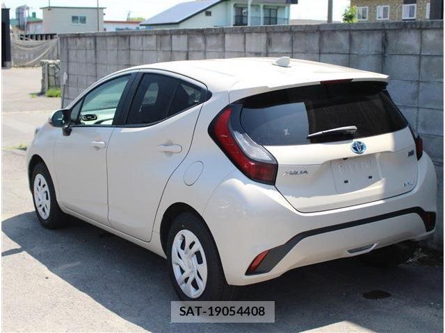 Toyota AQUA 2024-01 7875241-3