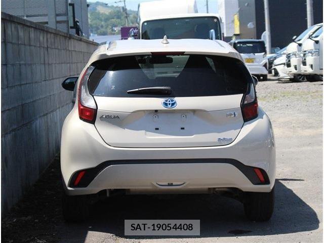 Toyota AQUA 2024-01 7875241-5