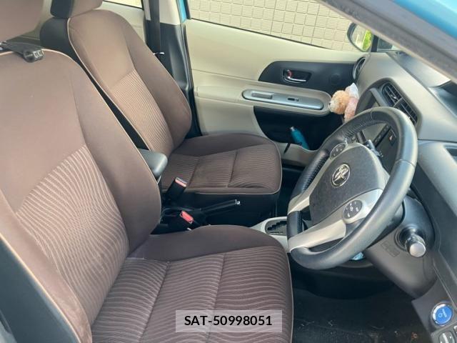 Toyota AQUA 2012-01 7875271-11