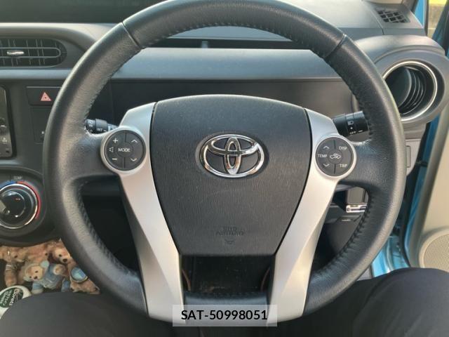 Toyota AQUA 2012-01 7875271-16
