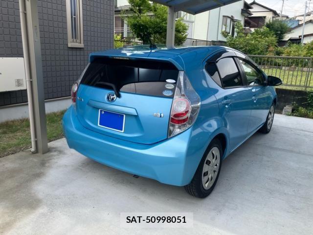 Toyota AQUA 2012-01 7875271-1