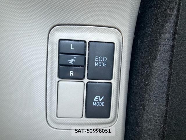 Toyota AQUA 2012-01 7875271-26