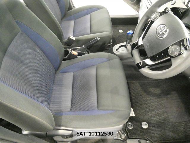 Toyota AQUA 2017-06 7875250-10