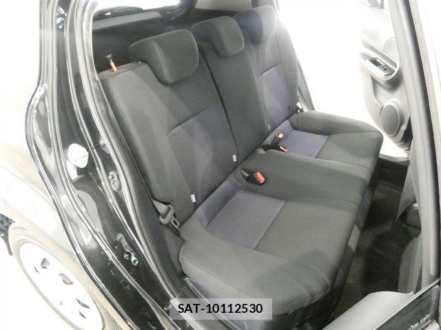 Toyota AQUA 2017-06 7875250-11