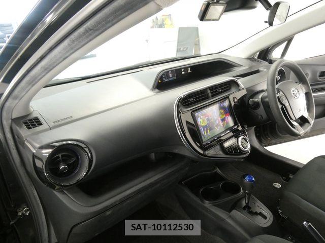 Toyota AQUA 2017-06 7875250-18