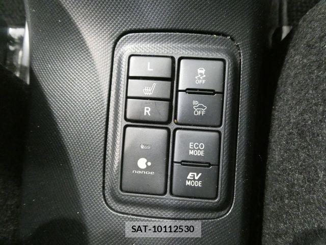Toyota AQUA 2017-06 7875250-25