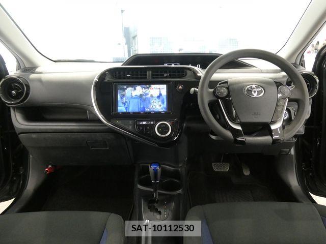 Toyota AQUA 2017-06 7875250-2