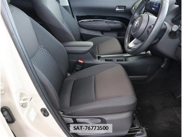 Toyota AQUA 2024-06 7902213-14