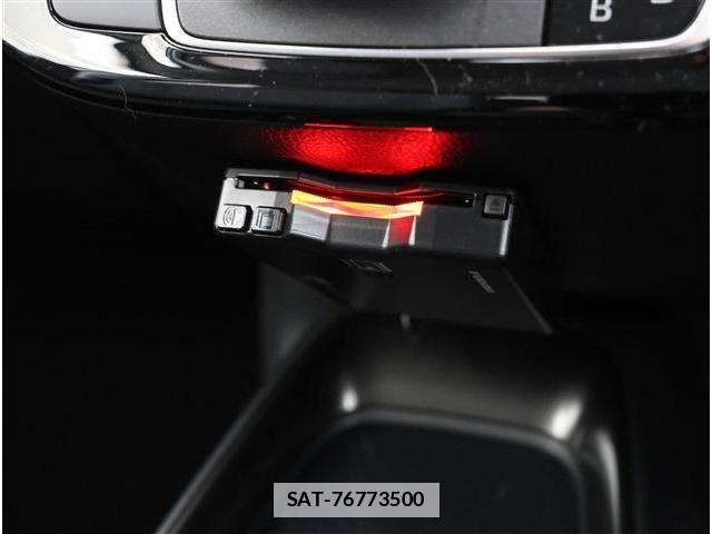 Toyota AQUA 2024-06 7902213-4