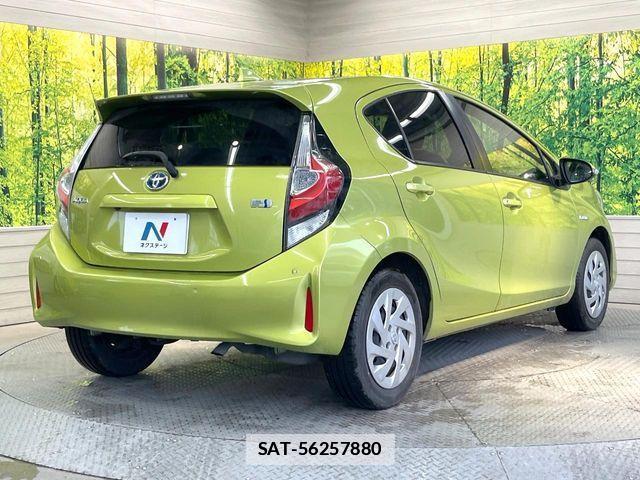 Toyota AQUA 2018-04 7902217-16