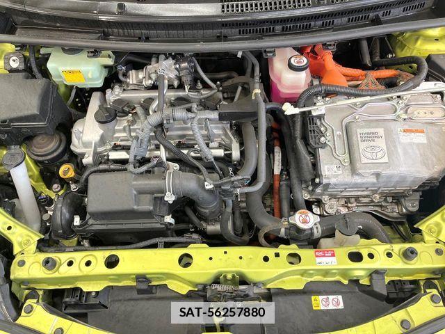 Toyota AQUA 2018-04 7902217-17