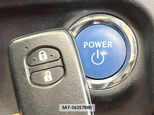 Toyota AQUA 2018-04 7902217-5