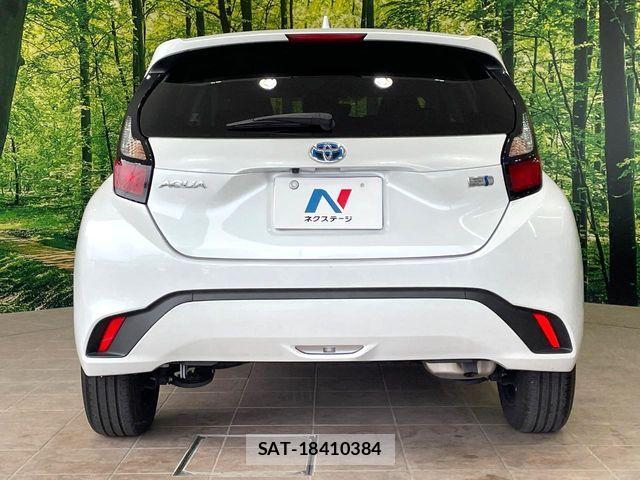 Toyota AQUA 2023-10 7960471-14