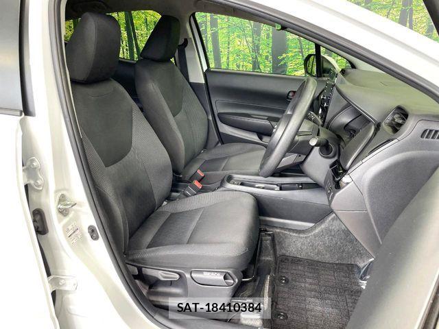 Toyota AQUA 2023-10 7960471-7