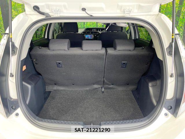 Toyota AQUA 2021-06 7960477-9