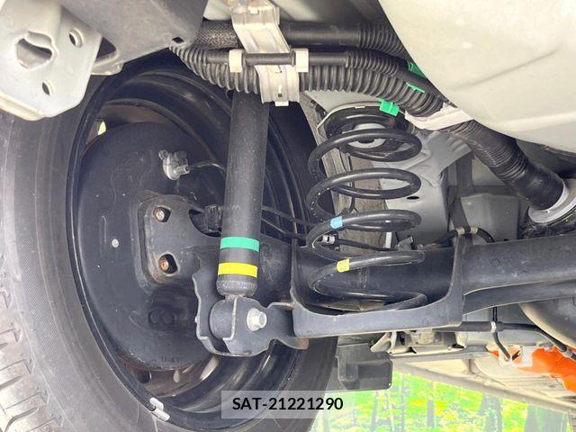 Toyota AQUA 2021-06 7960477-19