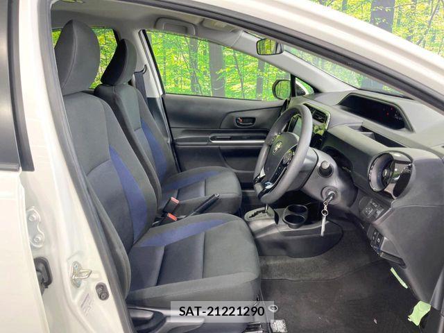 Toyota AQUA 2021-06 7960477-7