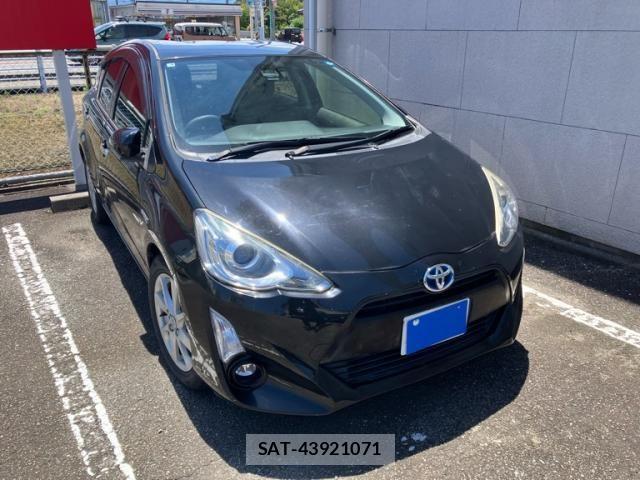 Toyota AQUA 2017-04 7960493-0