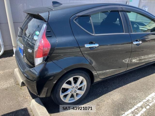 Toyota AQUA 2017-04 7960493-9