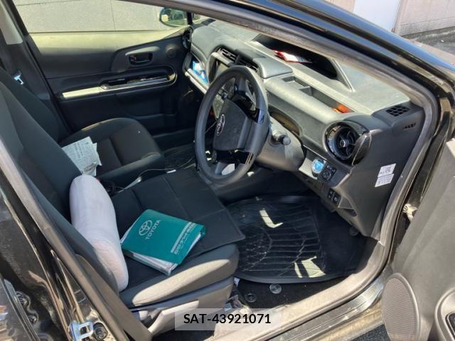 Toyota AQUA 2017-04 7960493-10