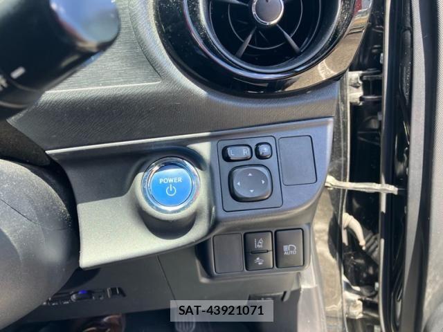 Toyota AQUA 2017-04 7960493-13