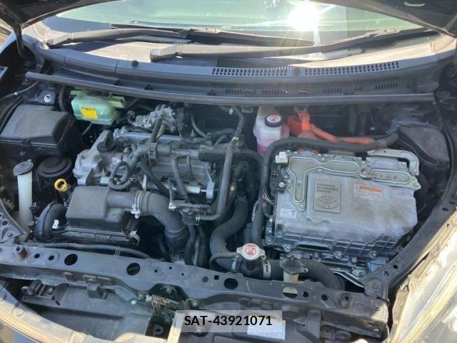 Toyota AQUA 2017-04 7960493-18