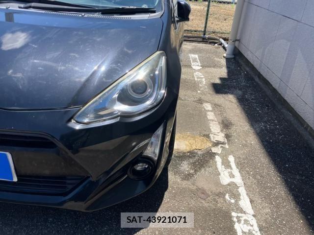 Toyota AQUA 2017-04 7960493-2