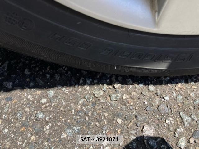 Toyota AQUA 2017-04 7960493-6