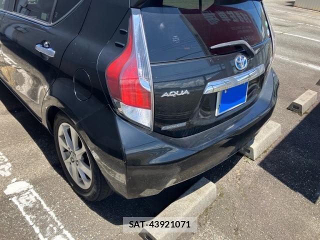 Toyota AQUA 2017-04 7960493-7
