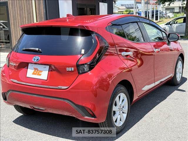 Toyota AQUA 2021-08 7960474-23