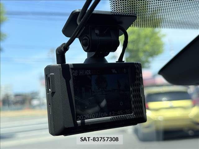 Toyota AQUA 2021-08 7960474-27