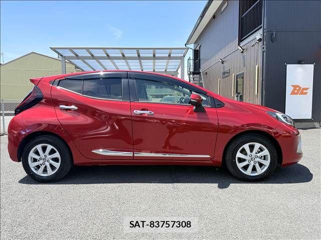 Toyota AQUA 2021-08 7960474-6