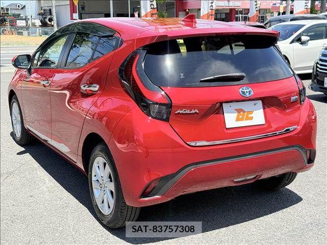 Toyota AQUA 2021-08 7960474-7