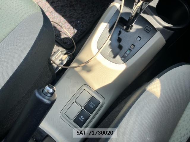 Toyota AQUA 2012-12 7960502-15