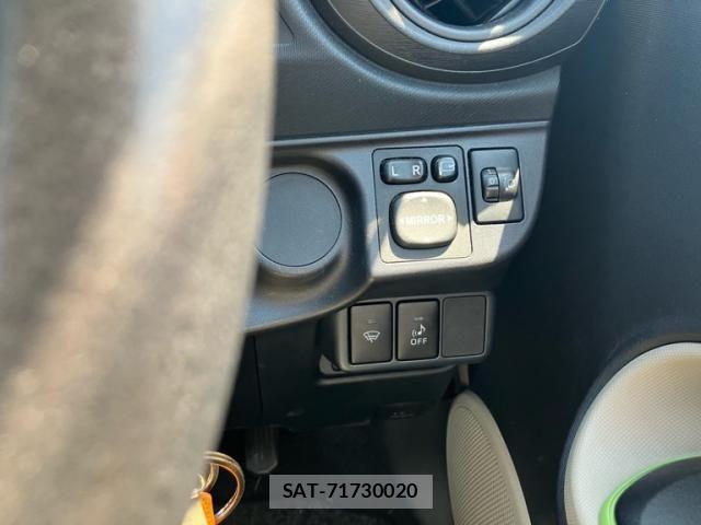 Toyota AQUA 2012-12 7960502-17