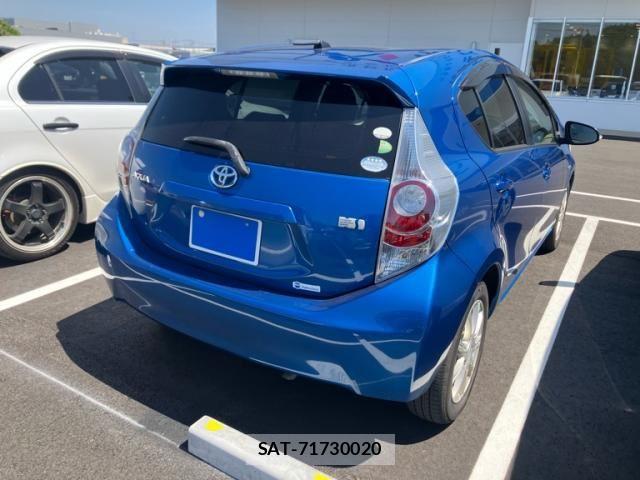 Toyota AQUA 2012-12 7960502-3