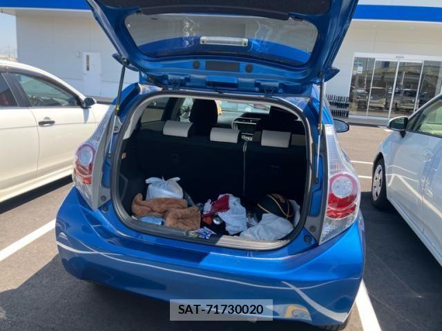 Toyota AQUA 2012-12 7960502-5