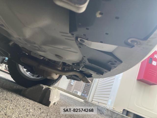 Toyota AQUA 2017-12 7960490-10