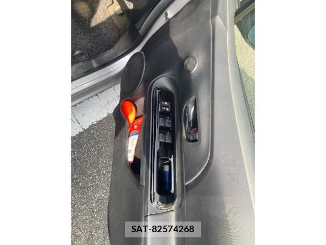 Toyota AQUA 2017-12 7960490-13