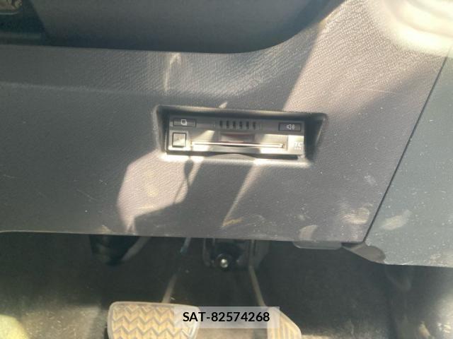 Toyota AQUA 2017-12 7960490-16