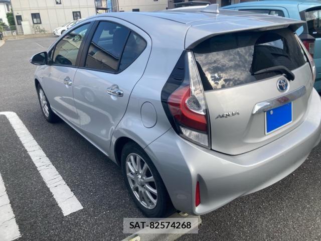 Toyota AQUA 2017-12 7960490-6