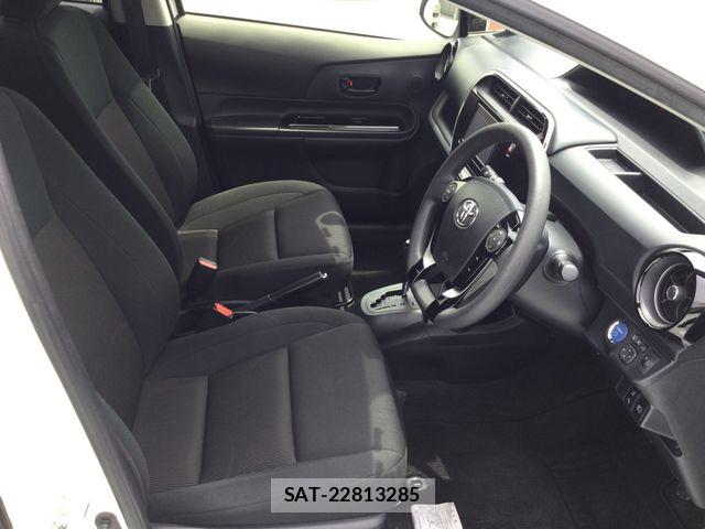 Toyota AQUA 2019-03 7960472-11