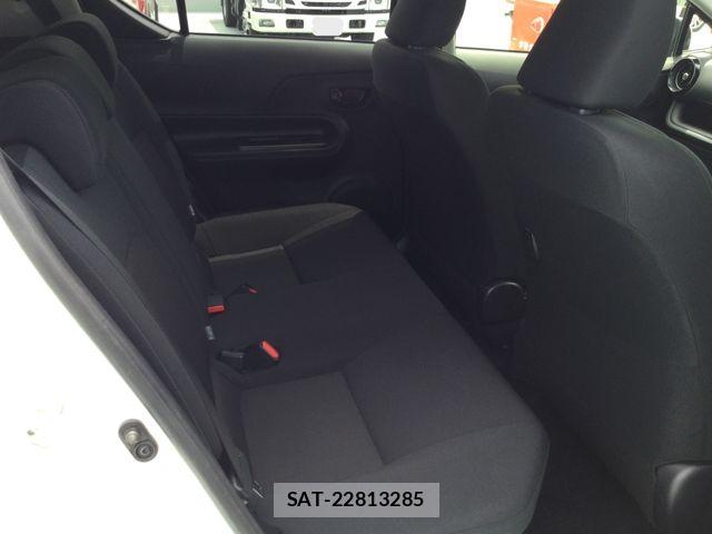 Toyota AQUA 2019-03 7960472-12