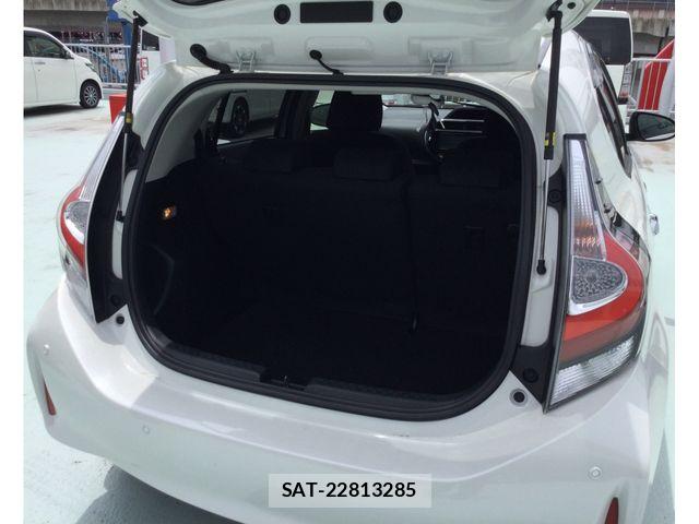 Toyota AQUA 2019-03 7960472-13