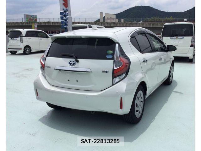 Toyota AQUA 2019-03 7960472-4