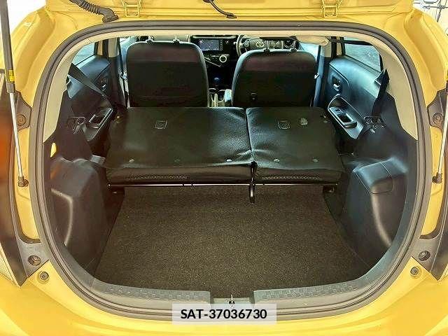 Toyota AQUA 2017-10 7960473-12