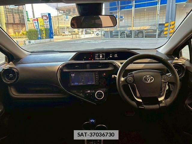 Toyota AQUA 2017-10 7960473-2
